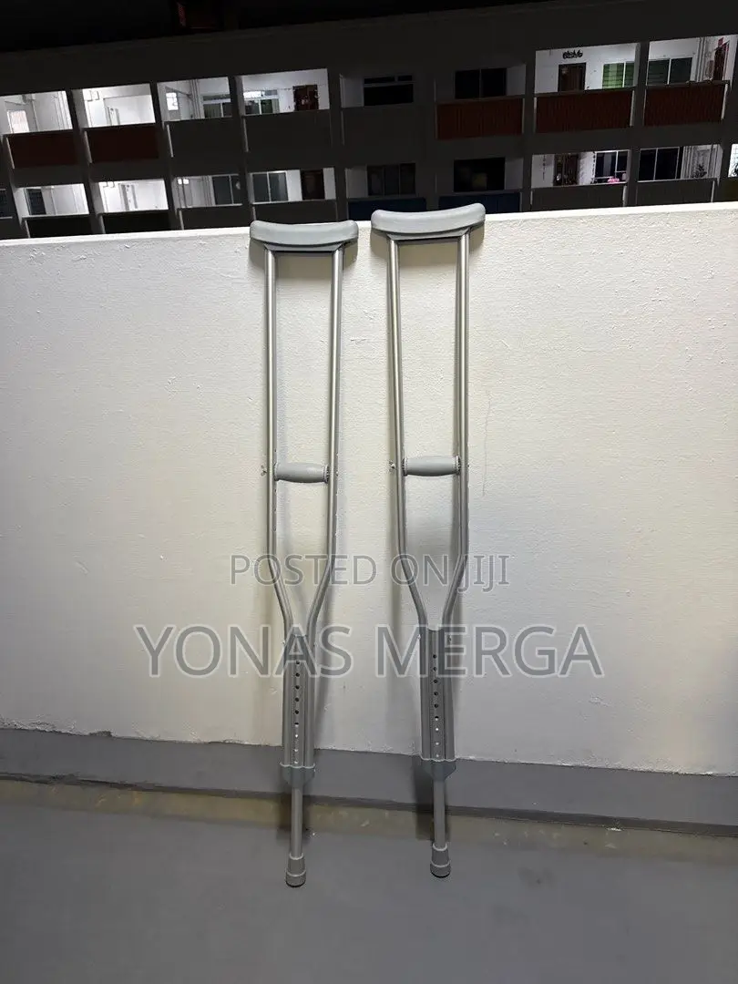 Crutches Fir Leg Injuries鹼核crutches//Professional Medical Advice.