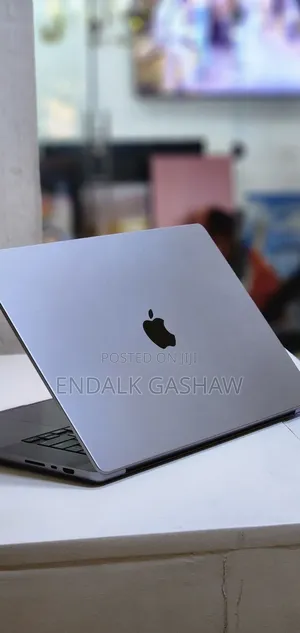 New Laptop Apple MacBook Pro 32GB Apple M1 Max SSD 512GB