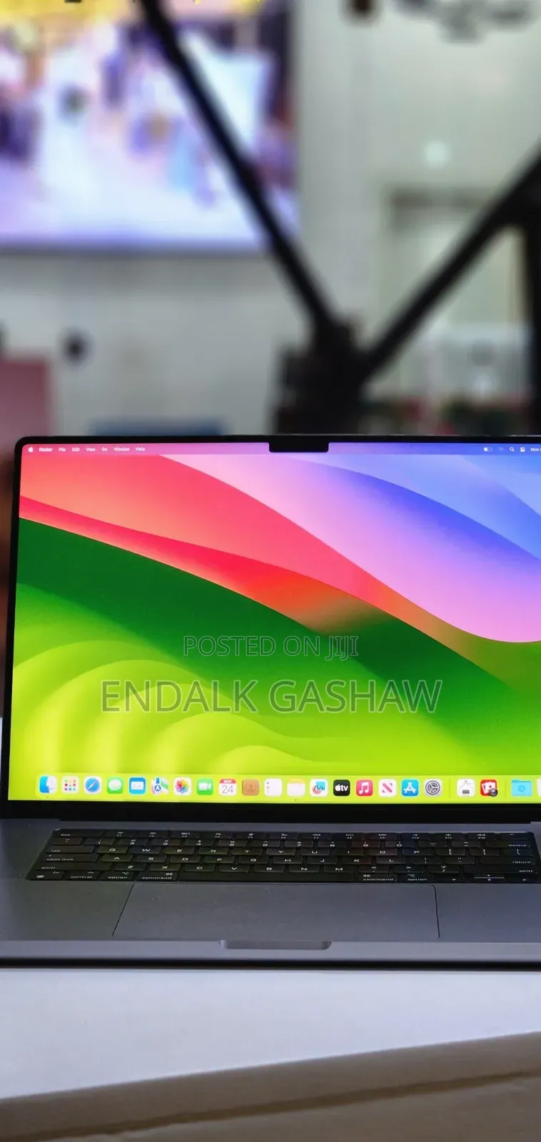 New Laptop Apple MacBook Pro 32GB Apple M1 Max SSD 512GB