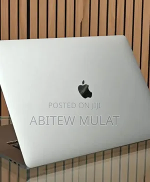 New Laptop Apple MacBook Pro 2019 16GB Intel Core I7 SSD 512GB