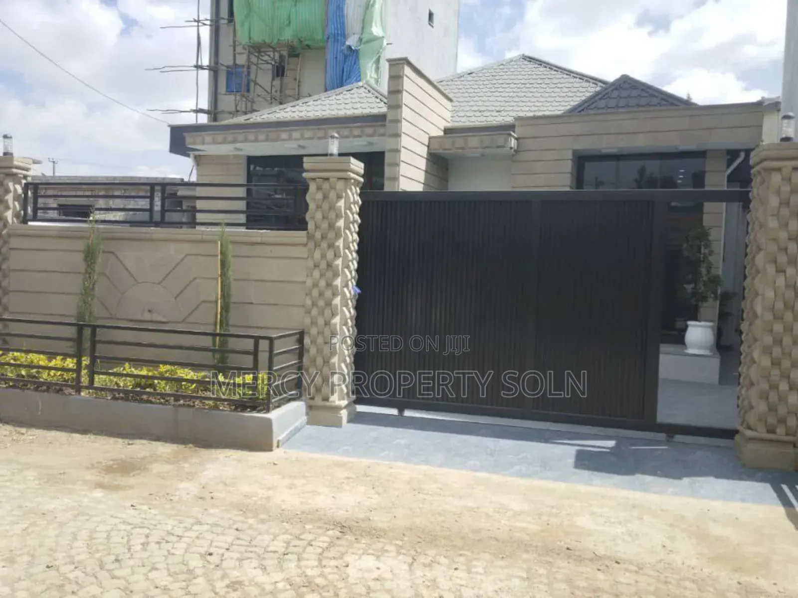 Furnished 7bdrm House in Bole for sale