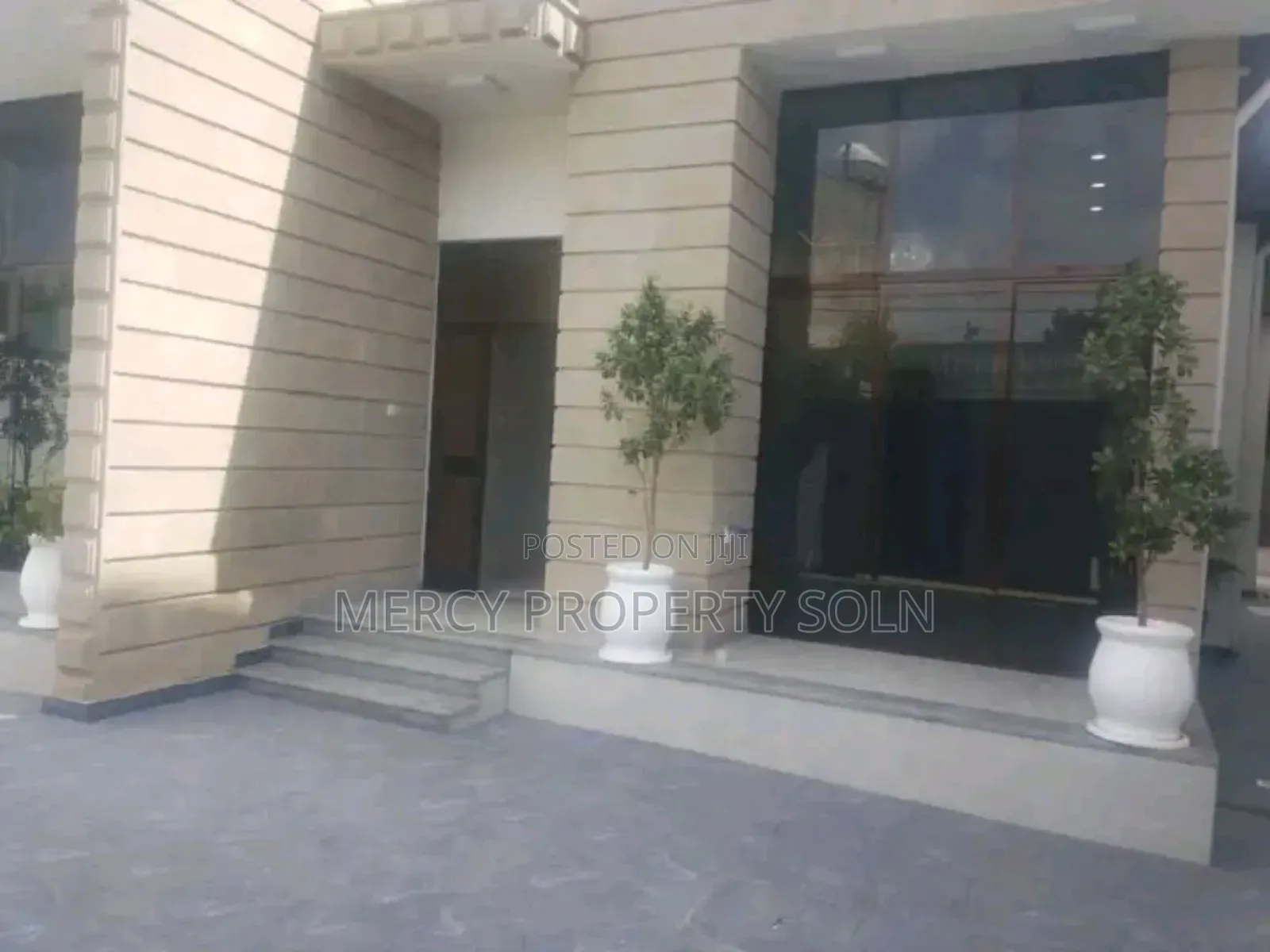 Furnished 7bdrm House in Bole for sale