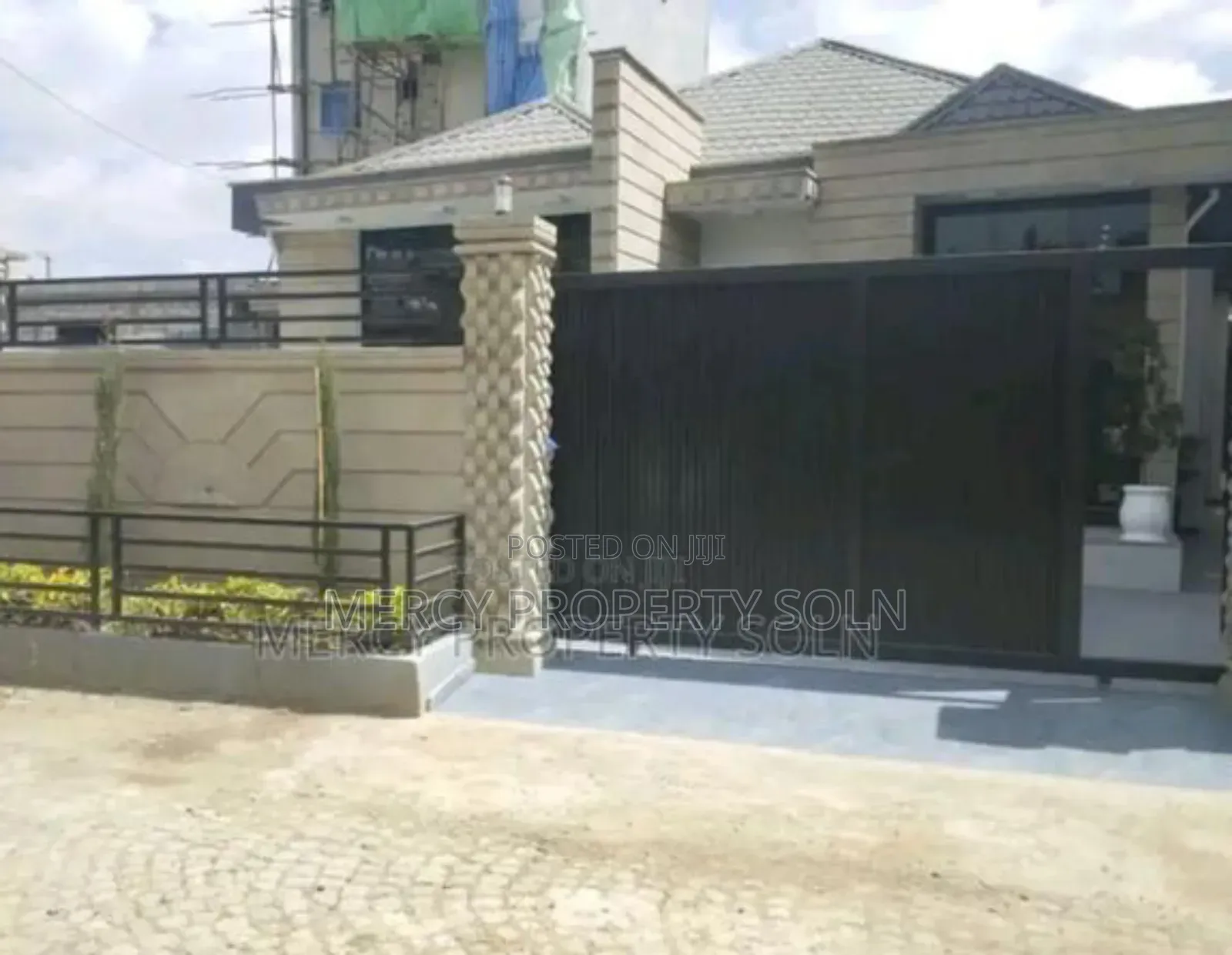 Furnished 7bdrm House in Bole for sale