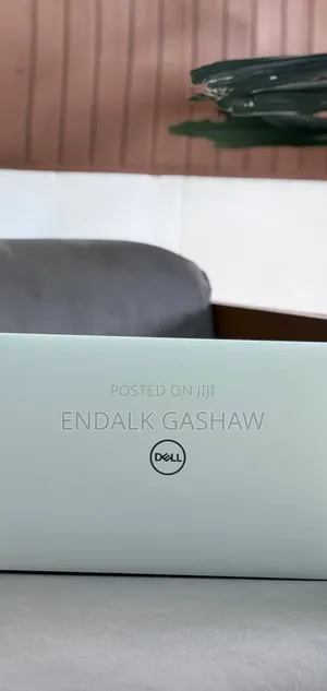 New Laptop Dell XPS 13 8GB Intel Core I7 SSD 512GB