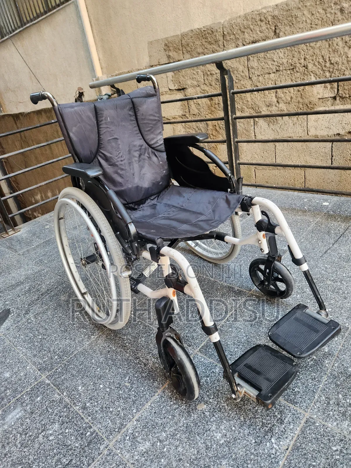 Strong European Standard Wheelchair䐭受wheelchair非法wheelchair Almunium