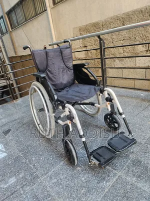 Strong European Standard Wheelchair䐭受wheelchair非法wheelchair Almunium