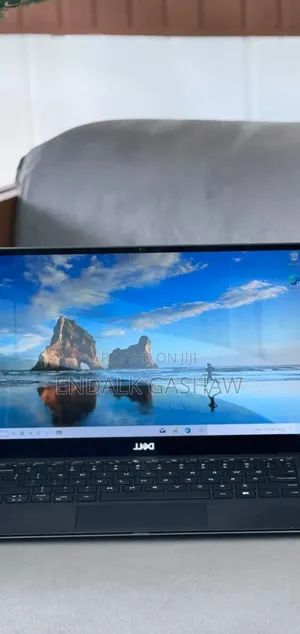 Photo - New Laptop Dell XPS 13 8GB Intel Core I7 SSD 512GB