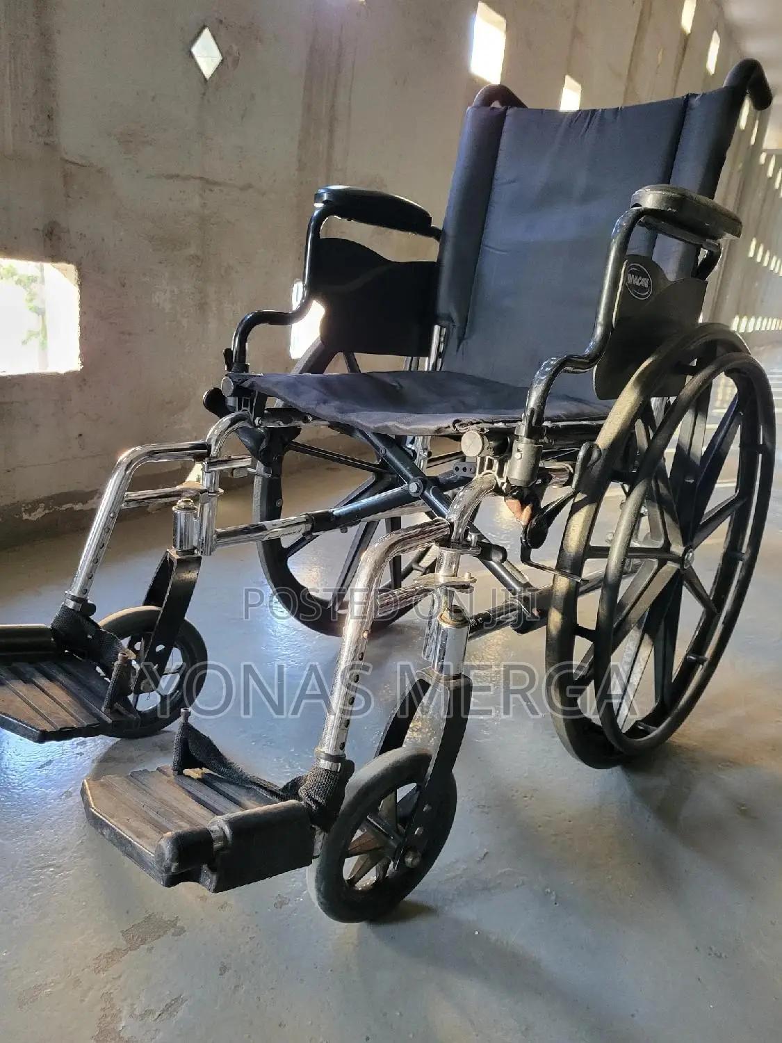 Usa Wheelchair椪文wheelchair With Detachable Footrests,Black Vein Finish