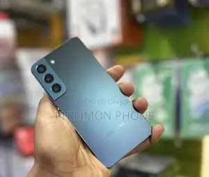 Photo - New Samsung Galaxy S22 5G 256 GB Black