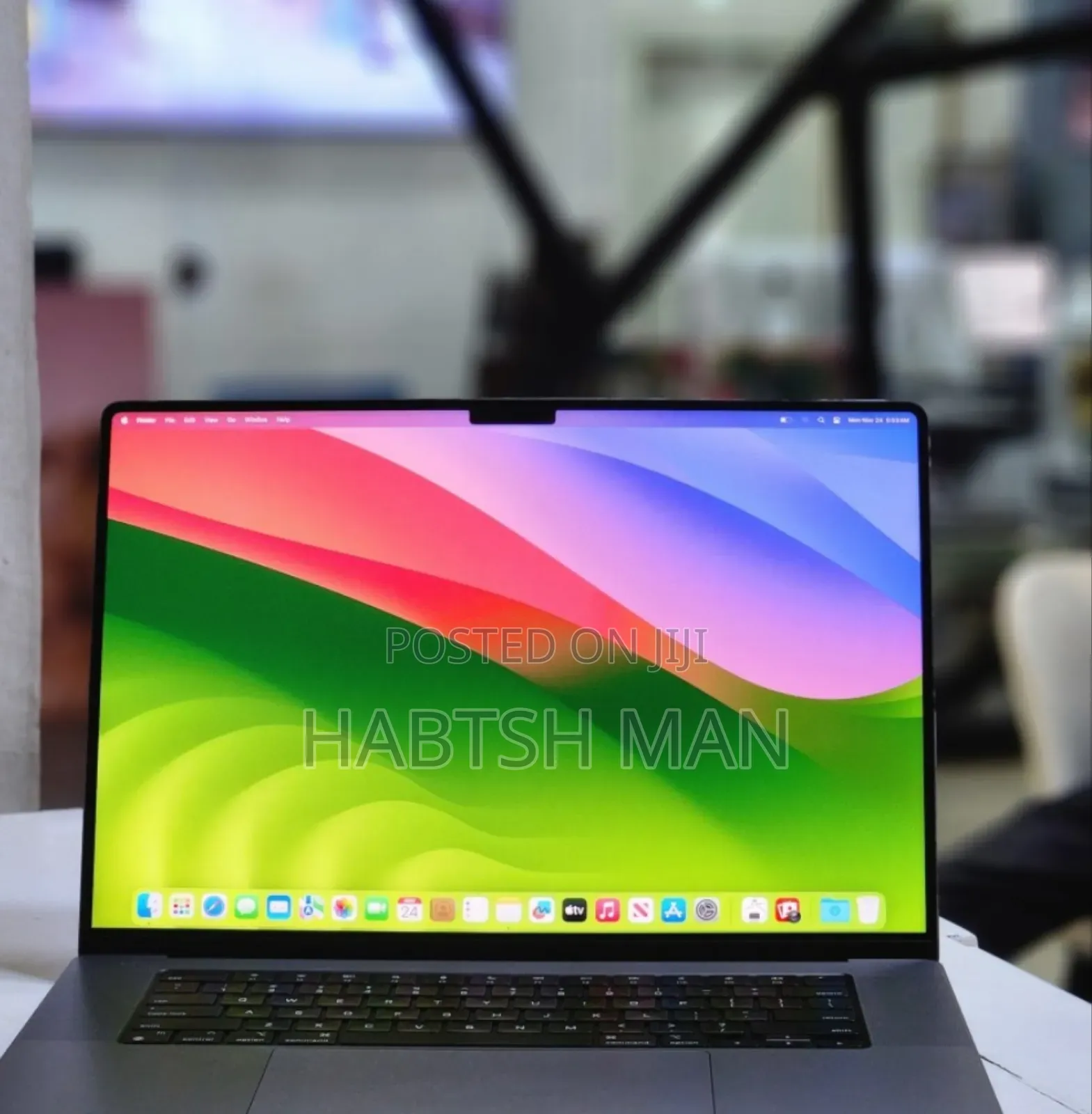 New Laptop Apple MacBook Pro M1 32GB Apple M1 Max SSD 512GB