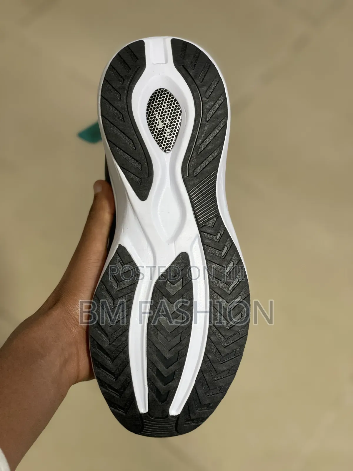 Nike Black/White Cushioned Running Shoes