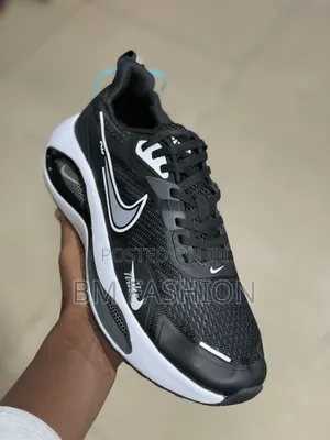 Nike Black/White Cushioned Running Shoes