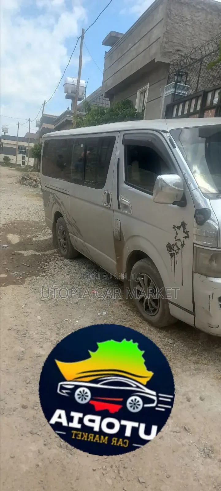 Toyota HiAce 2009 Silver