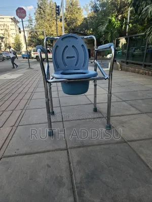 Photo - Commode Chair朱紅toilet Chair鳵你commode Chair鳵你commode Chair麗人commode Cha