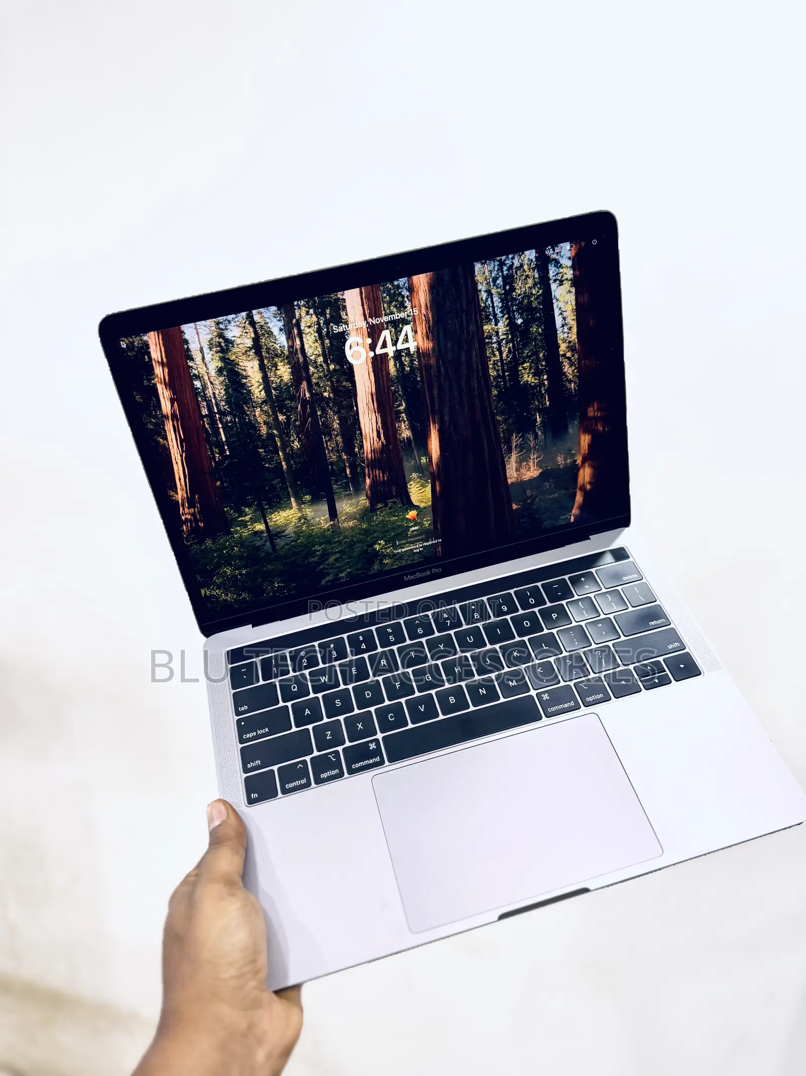 New Laptop Apple MacBook Pro 2019 16GB Intel Core I7 SSD 512GB