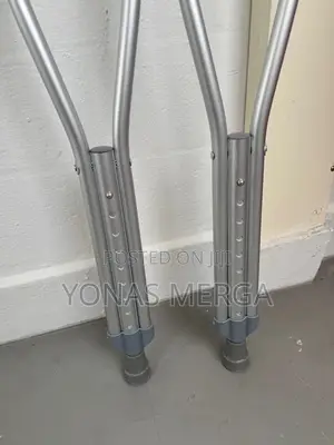 Bilateral Crutches其觀crutches, This Is the Design That Comes to Mind!