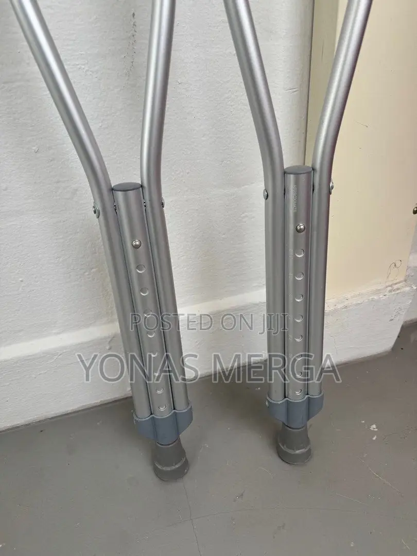 Bilateral Crutches其觀crutches, This Is the Design That Comes to Mind!