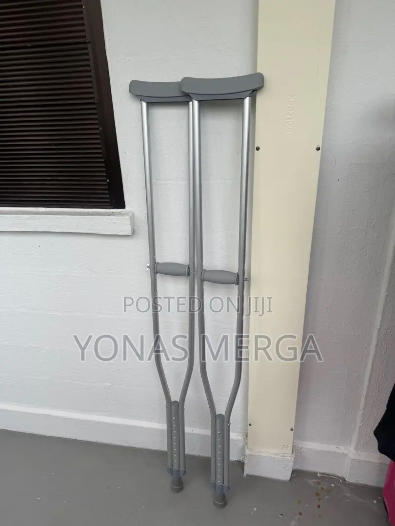 Bilateral Crutches其觀crutches, This Is the Design That Comes to Mind!