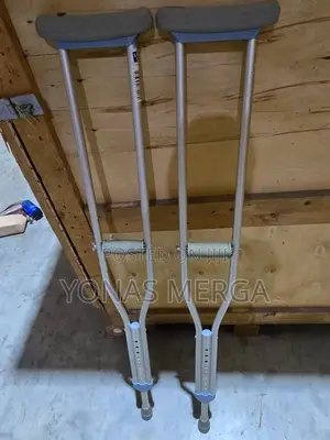 Photo - Axillary Crutches巨underarm Crutches Large, a Praiseworthy Mobility Aid