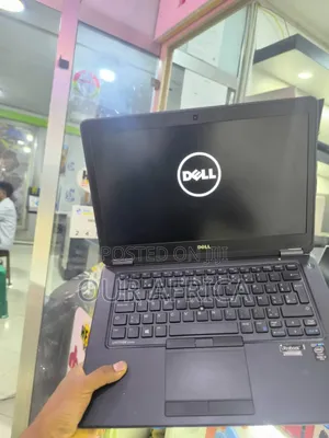 Laptop Dell Latitude 5310 8GB Intel Core I5 SSD 256GB