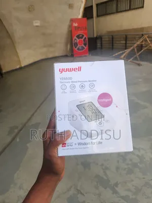 Photo - Yuwell Medical Model Ye660d Blood Pressure Monitor輕生digital Bp Monitor