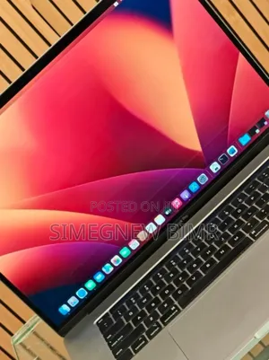 New Laptop Apple MacBook Pro 2019 16GB Intel Core I7 SSD 512GB