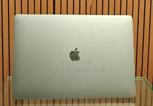 New Laptop Apple MacBook Pro 2019 16GB Intel Core I7 SSD 512GB