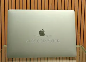 New Laptop Apple MacBook Pro 2019 16GB Intel Core I7 SSD 512GB