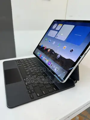 Photo - Apple iPad Pro 12.9 (2021) 256 GB Gray