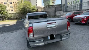 Toyota Hilux 2020 Gray