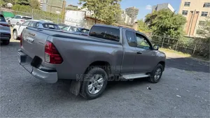 Toyota Hilux 2020 Gray