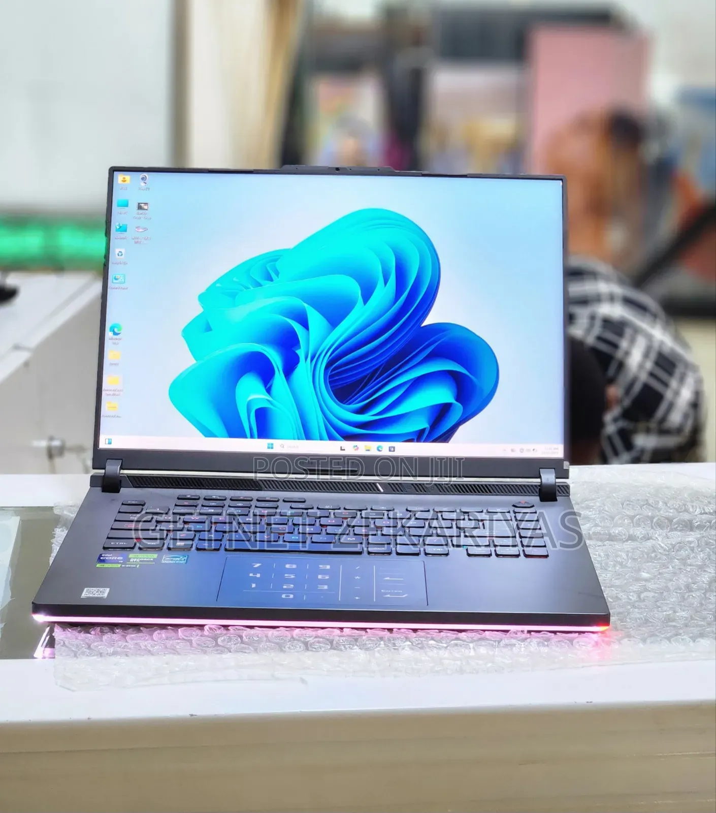 New Laptop Asus ROG Strix G17 32GB Intel Core I9 SSD 1T