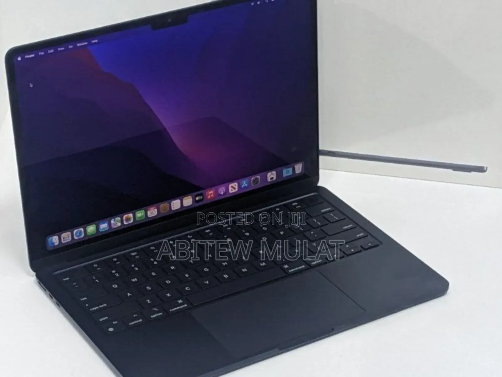 New Laptop Apple MacBook Air 2022 M2 8GB Apple M2 SSD 512GB