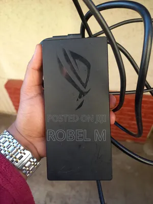 Photo - Asus Rog Charger