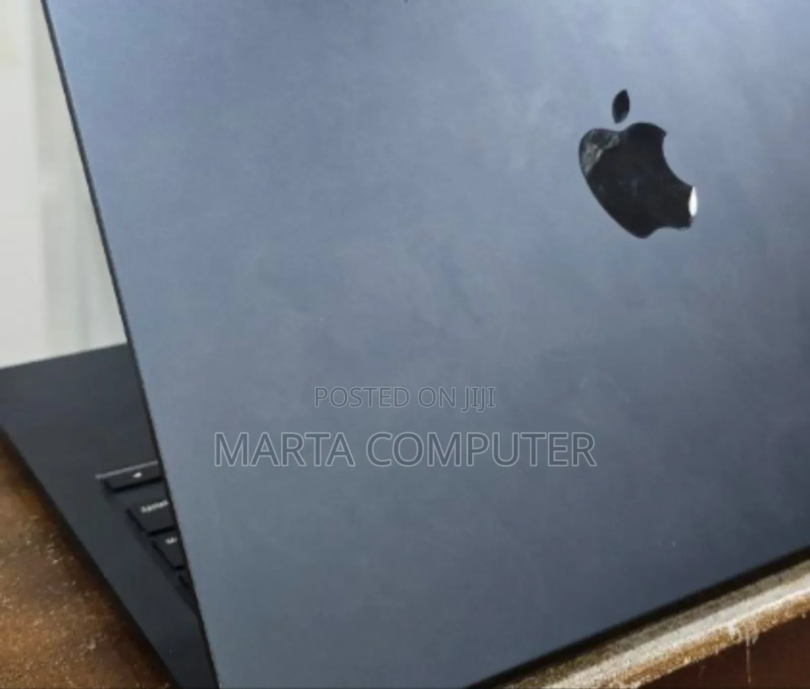 New Laptop Apple MacBook Air 2022 M2 8GB Apple M2 SSD 256GB