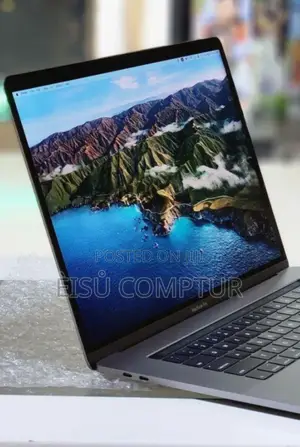 Photo - New Laptop Apple MacBook 2017 16GB Intel Core I7 SSD 512GB