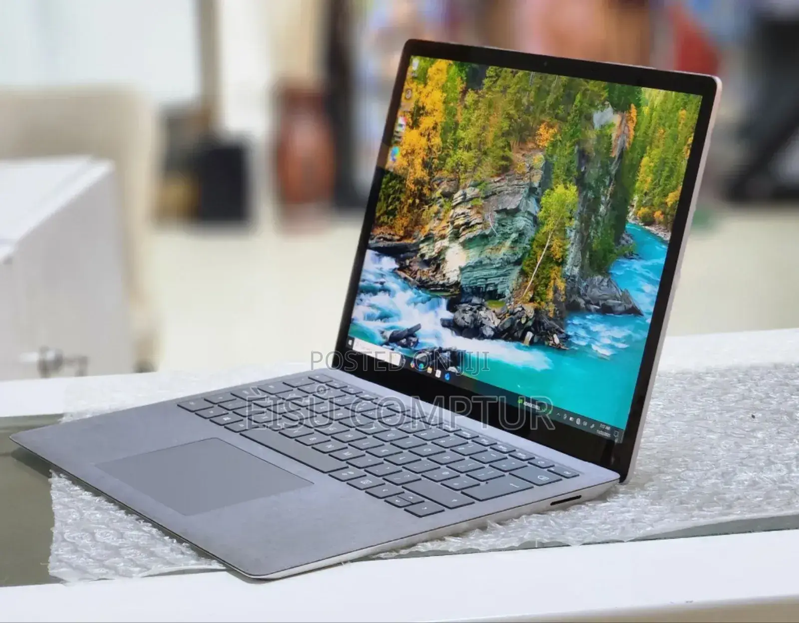 New Laptop Microsoft Surface 16GB Intel Core I7 SSD 512GB