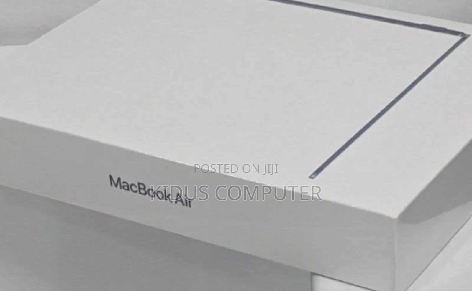 New Laptop Apple MacBook Pro 2022 M2 8GB Apple M2 SSD 512GB