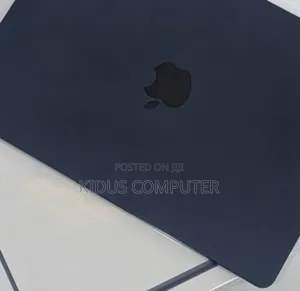 New Laptop Apple MacBook Pro 2022 M2 8GB Apple M2 SSD 512GB