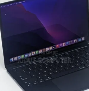 New Laptop Apple MacBook Pro 2022 M2 8GB Apple M2 SSD 512GB