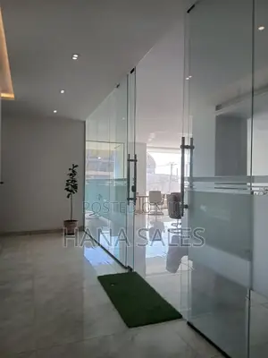 በመሀል ከተማ ቦሌ ለናተ የሚሆን የንግድ ሱቆችን ይዘንላቹህ መተናል