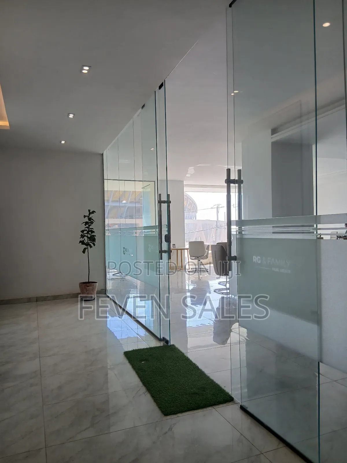 በመሀል ከተማ ቦሌ ለናተ የሚሆን የንግድ ሱቆችን ይዘንላቹህ መተናል