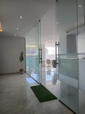 በመሀል ከተማ ቦሌ ለናተ የሚሆን የንግድ ሱቆችን ይዘንላቹህ መተናል