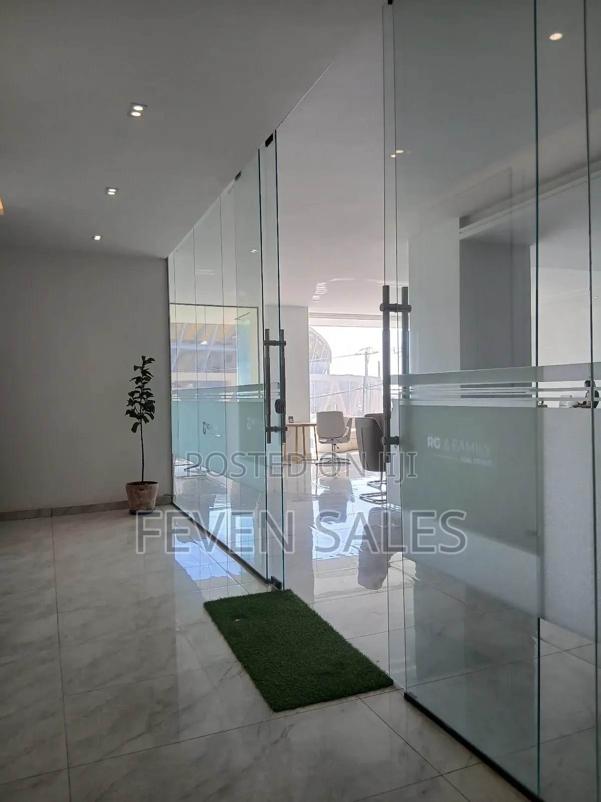 በመሀል ከተማ ቦሌ ለናተ የሚሆን የንግድ ሱቆችን ይዘንላቹህ መተናል