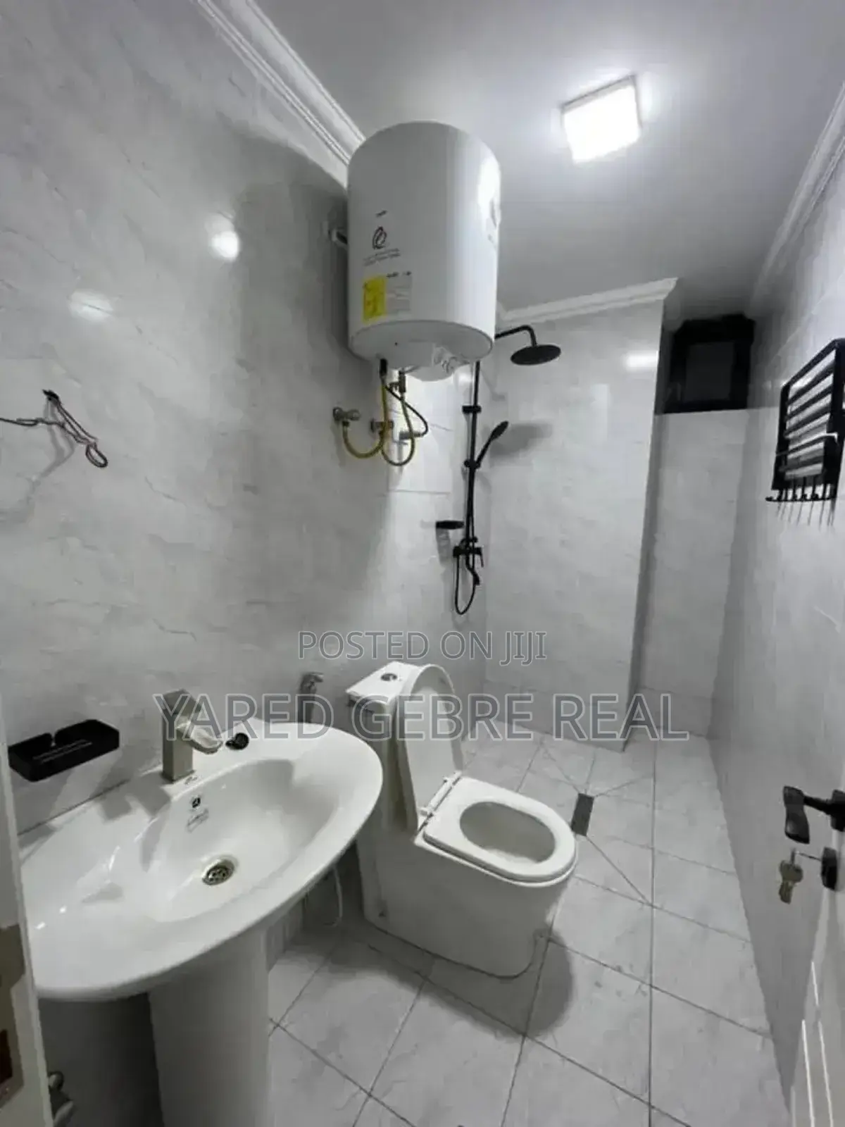 Furnished 3bdrm Apartment in ቡልጋሪያ - መብራት ወደ ጋዜቦ, Kirkos for sale