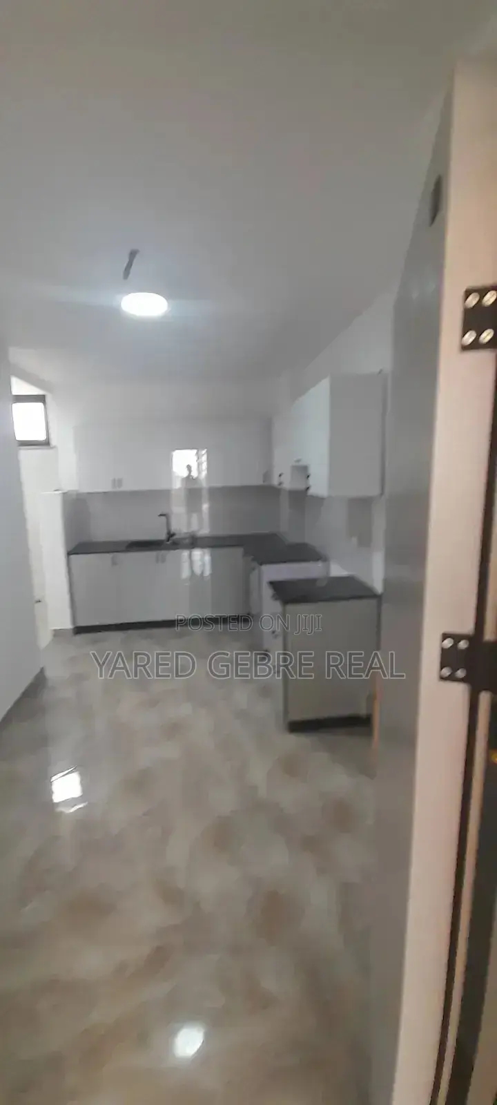 Furnished 3bdrm Apartment in ቡልጋሪያ - መብራት ወደ ጋዜቦ, Kirkos for sale