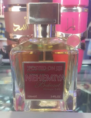 Photo - Efolia Bakarat Rouge