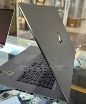 New Laptop HP ZBook Firefly 14 G7 16GB Intel Core I7 SSD 1T