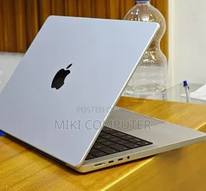 New Laptop Apple MacBook Pro M1 16GB Intel SSD 512GB