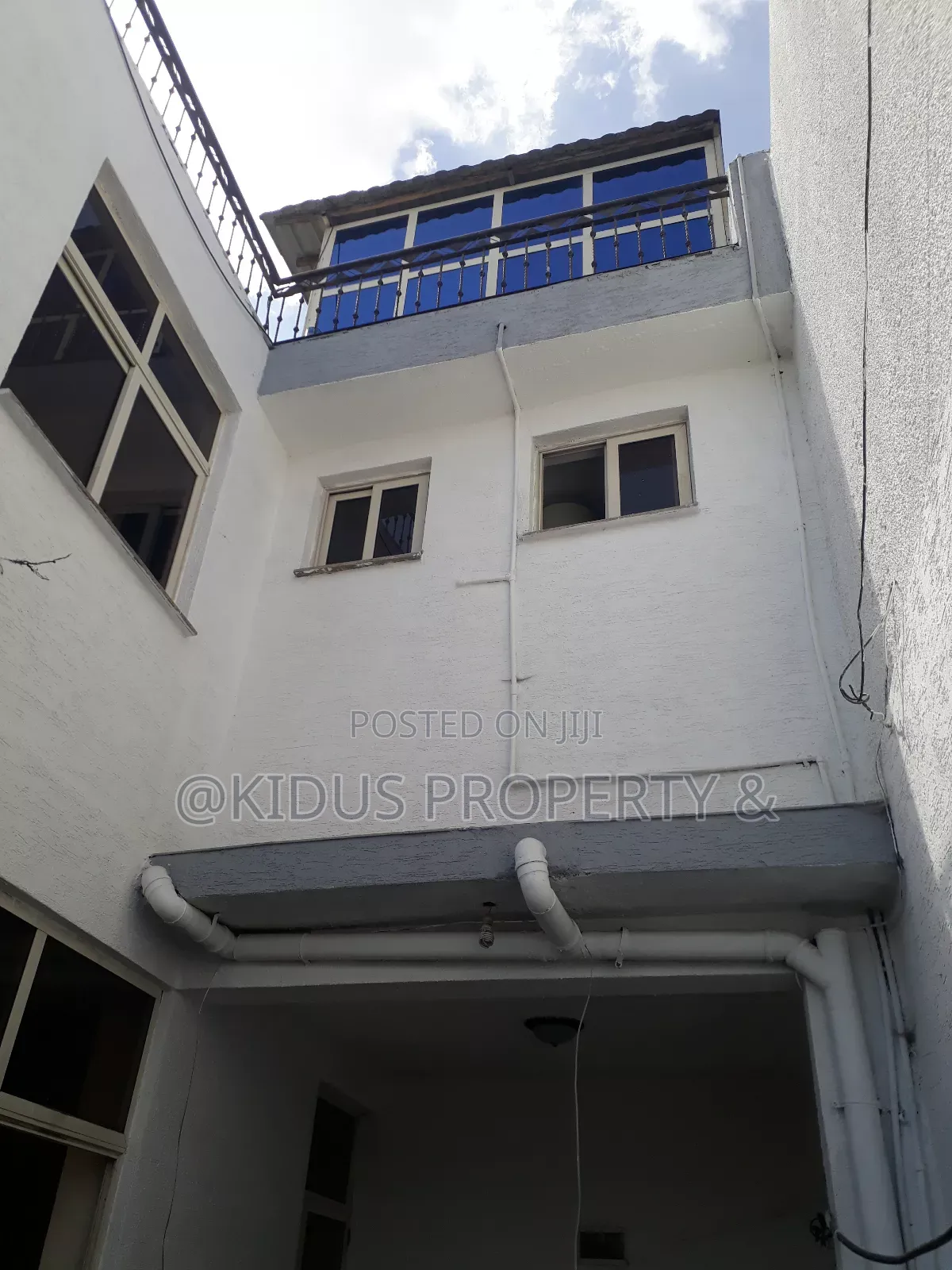 5bdrm Townhouse / Terrace in Nassw Realstate, Nifas Silk-Lafto for rent